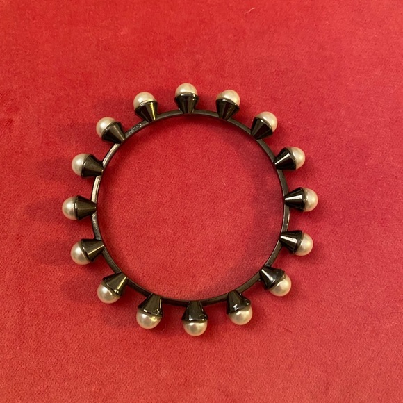 Large Pearl Bangle Bracelets, Set of Two. Gorgeous and Unique! - Picture 4 of 5